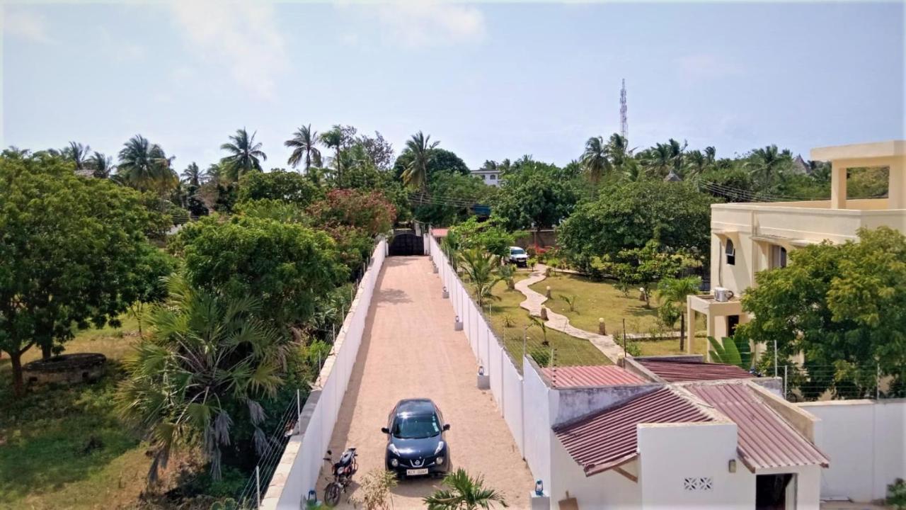 V-Szameitat Homes, Kongo River 迪亚尼海滩 外观 照片